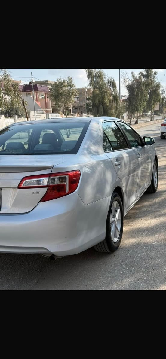 کامری مۆدیل ٢٠١٢ سلڤەر leگیرومەکینە بەشەرت سێ پارچەی بۆیاخە کەمی ناوی گرتووە کەمی کال بونەوەو شوختی هەیە سعری ١٠٤ مەعامەلە  سەنەوی لە٢٤ بەسەر چووە
***********
*********** شمشمل, السليمانية
