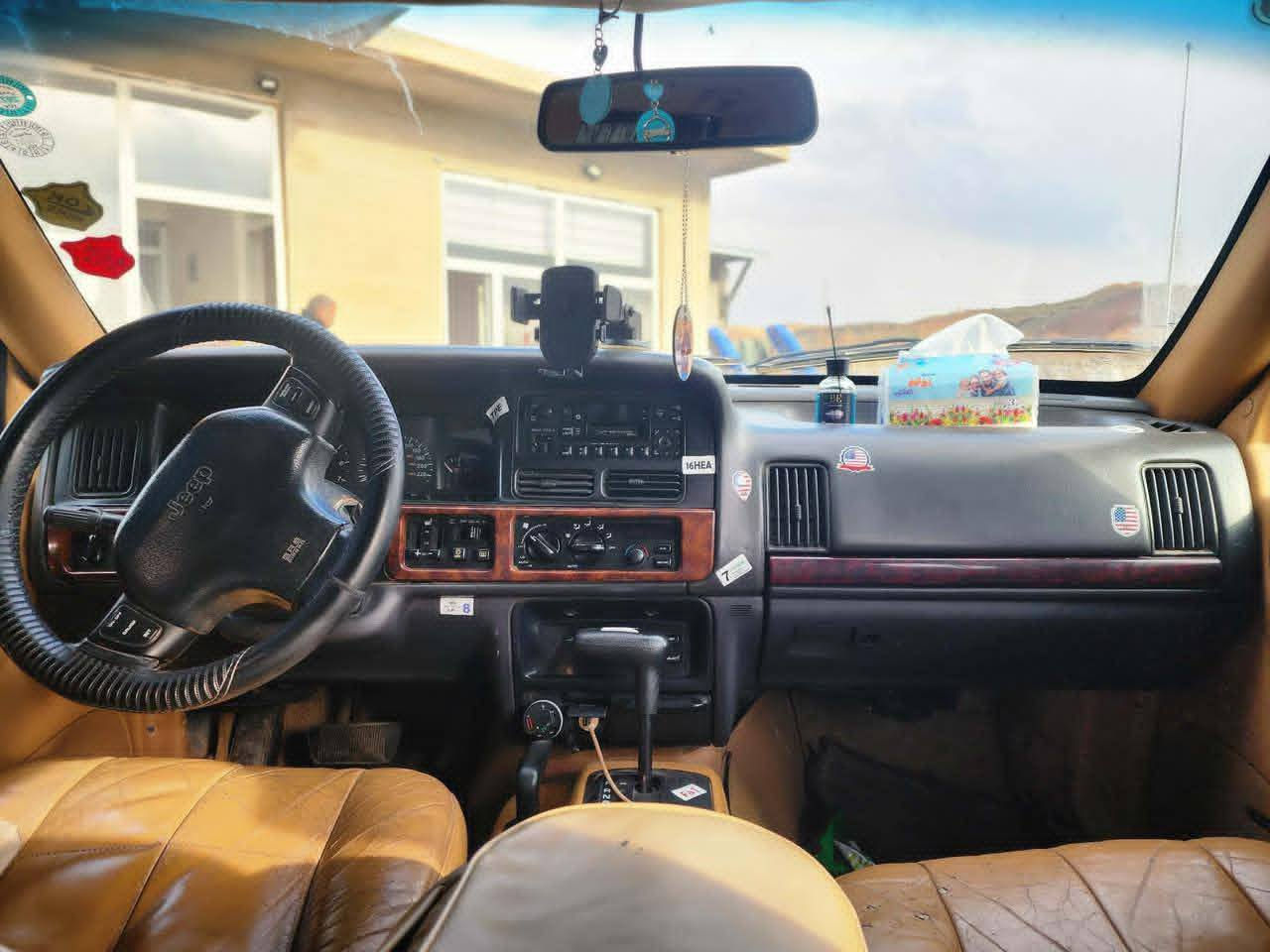 جيب موديل ١٩٩٦ توماتيك دەبل ئەکسل
 سەیارەکه فول مواسەفاتە
کوشین جلدو هیتەرو کوشین کارەباییە
تەعدیل سورعەو سوکان ڤۆلیۆمە
گێڕ و مەكينه و دەبل ئەكسل بەشەرت
کارەبایی هەمووگیانی بەشەرته 
٤ تايه و ويلى تازەیەی بۆبەستراوە
 مالى دوسته لۆک لۆکە
ناوو داخیلی زۆر جوانە
 بو ياغى نيه هيجى  پيوه نيه
***********ڤایبەر وەتس ئەپ
***********لەشاری کۆیەم
65وەرەقەو مەجالێکی کەم كويسينجاك, أربيل
