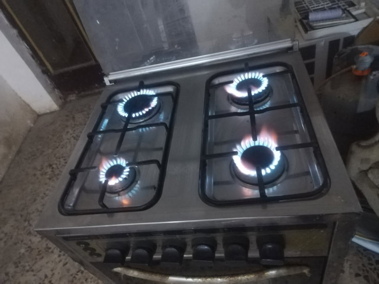 طباخ مصري كله شغال جداحه اضائه شوايه جديد جداا
سعر ١٣٥ نهايته 
 المكان ابو. غريب الناحييه موجود توصيل 

***********
