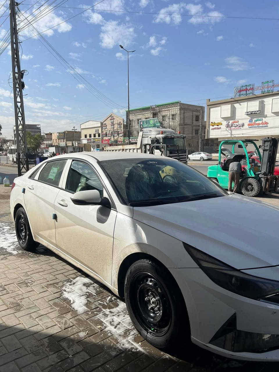 سلام وعليكم النتره للبيع مديل 21 سياره اقصاد ومخلصه خليجي مكينه 2000دوش مكينه وكير تخم تاير سياره خير من الله بس بديها يرادله بوليش ورصعات تتكحل سياره بيها ضربه بصفحت السايق 
سعرها 125
***********. رقم تلفون واتساب
