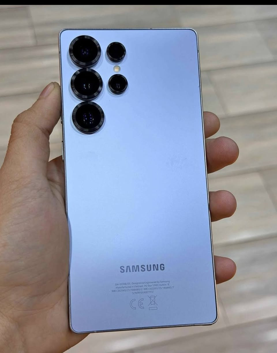 سلام عليكم  s25 الترا نضيف جدا ملحقات كامله شركة الشارقة ذاكرة 256 رام12  جهاز نضيف جدا ولون مميز سعرة قفل 1100 مكاني كربلاء  الرقم ***********
