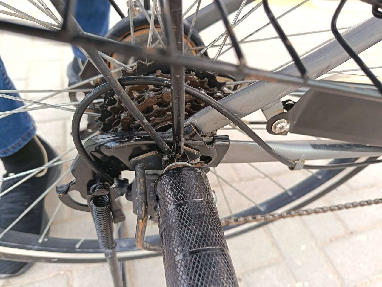 سلام عليكم بيسكل C700 مال ترحال بيسكل نضيف كير 6سرع بي دينمو سلات خلفيه بريكات شغاله كير شغال
البيسكل كلش نضيف اي عطل مابي اريد ابيعه معوز فلوس 👍🏻 الحجم 27
السعر 175وبي مجال بيع او مراوس
عنواني بغداد سريع حي العامل الملحانيه
رقمي ***********
