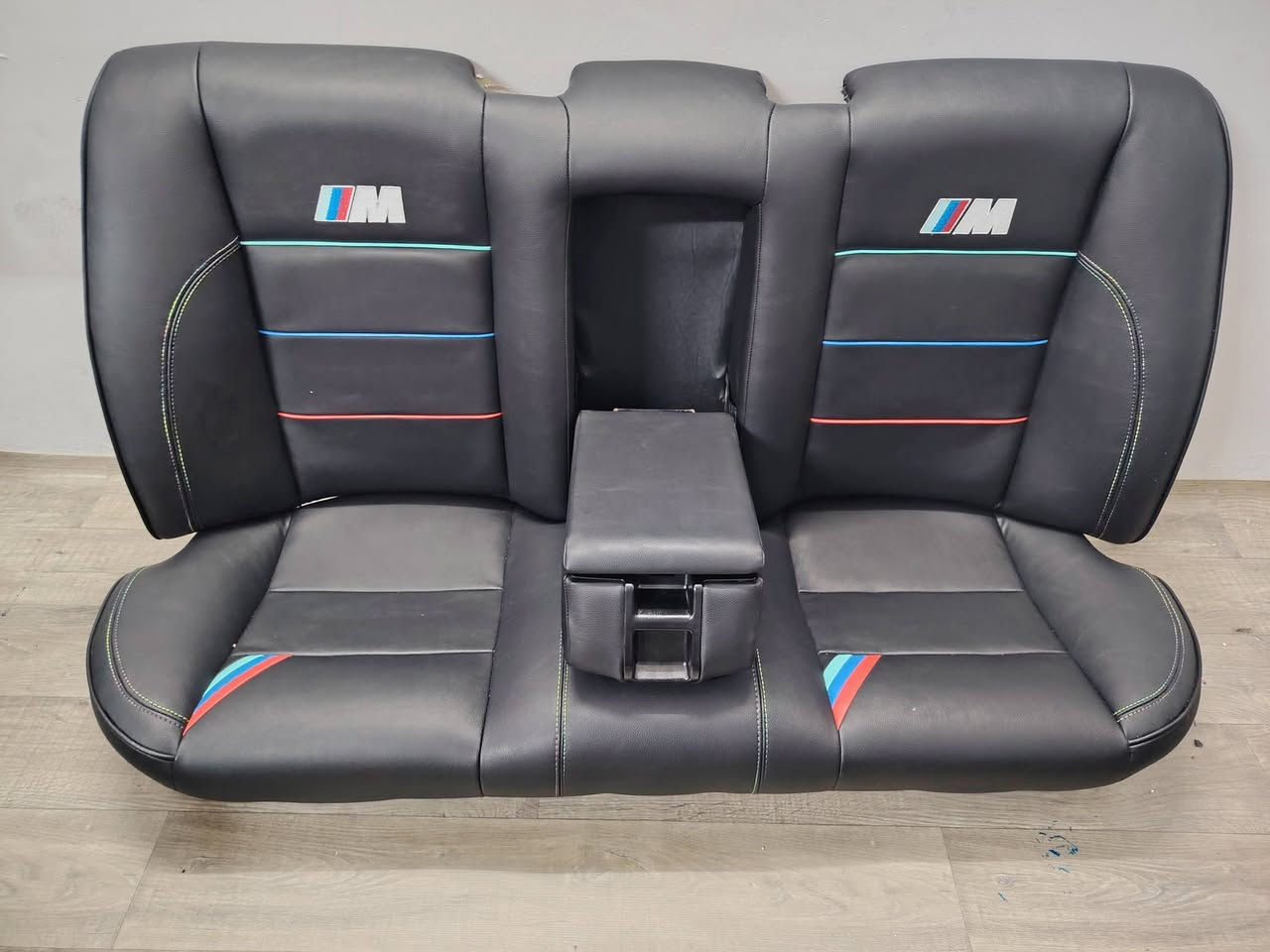 السلام عليكم للبيع كشناتBMW500 كهربائي رياضي بدي قديم جلد وعمل درجة أولى السعر 450 مكاني بغداد الحرية ***********
