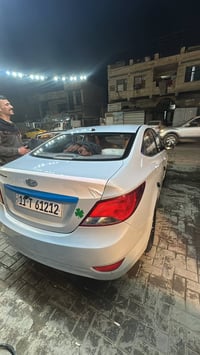 اكسنت 2016 خليجي  ماشيه ٩٥ الف حقيقي  محرك ١٤٠٠  ٤ دسك  شاشه وكاميرا  ...