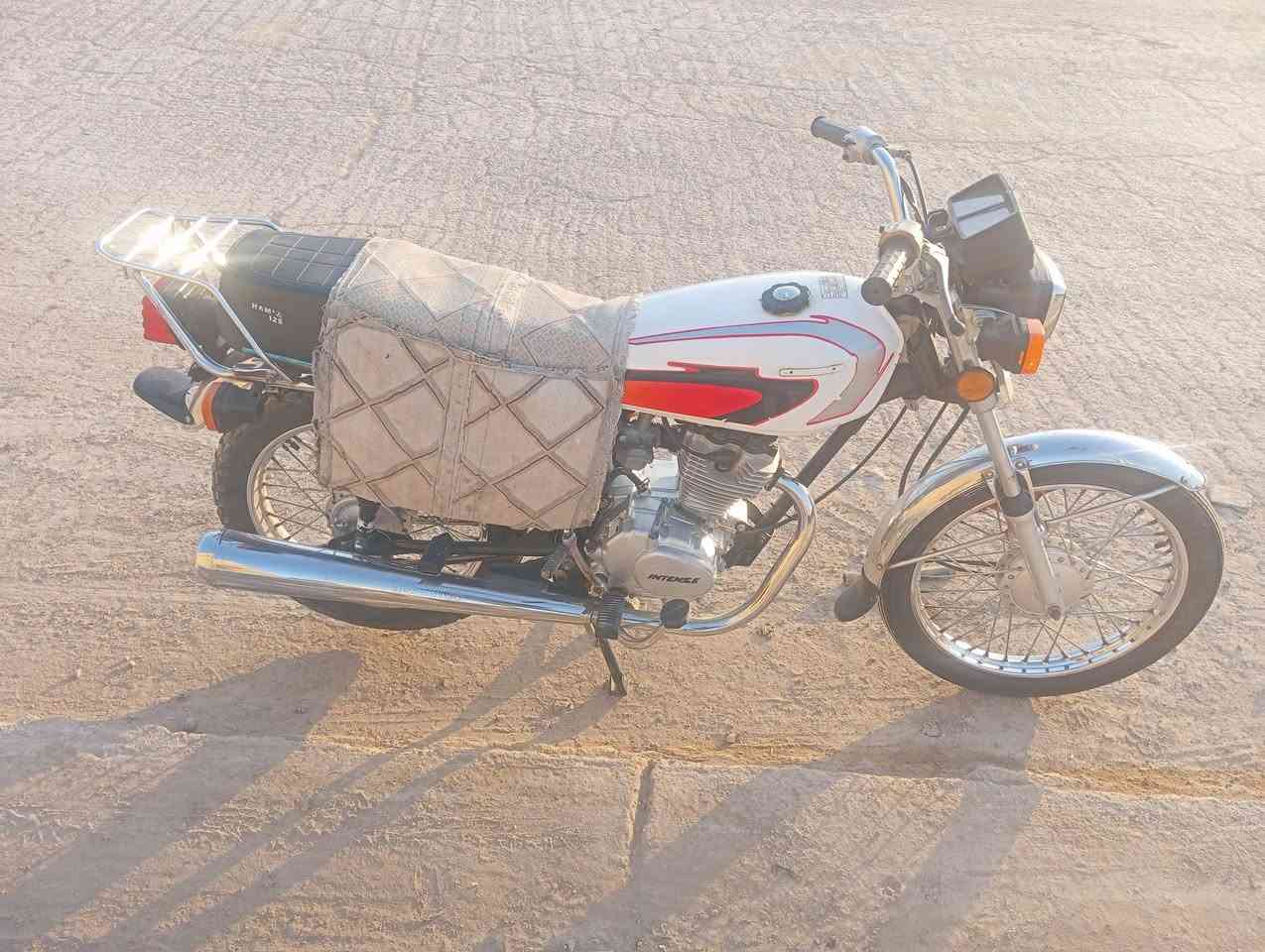 سلام عليكم دراجه للبيع مديل  16 نامه معمره 23من تأير للتاير وراق اصولي مكفوله سعر 550وبيه مجال ‏‪0774 270 1232‬‏
