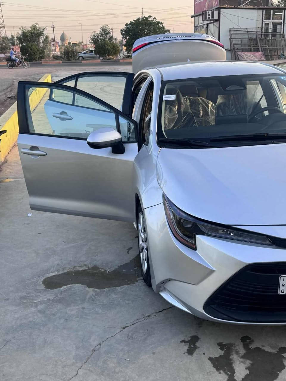 كورلا le2024 وارد أمريكي ماشيه 7الف ميل  مكاني ديالى تقاطع القدس  بنزين فقط مو هايبرد السعر ***********
