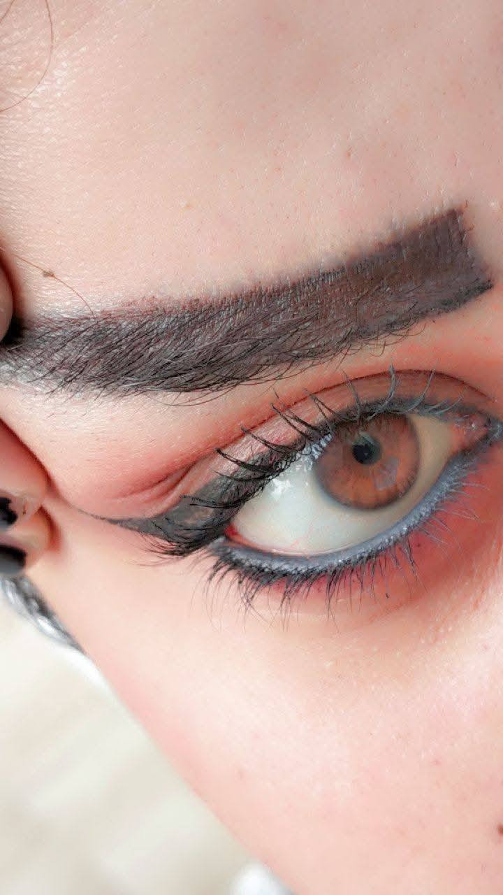 قال رسول عليه افضل الصلاة والسلام ( عَلَيْكُم بِالإِثْمِد فَإِنَّهُ مَنْبَتَةٌ للشَّعْرِ ، مَذْهَبَةٌ للقَذَى ، مَصْفَاةٌ لِلْبَصَرِ ) .
✅️ من أجواد أنواع الكحل مستخرج من حجارة الأصفهان 🖤
✅️ لونه أسود 🖤
✅️ هذا النوع من الحجر يوجد في المغرب واليمن ( الشام لون الحجر أحمر اللون🖤 ) 
✅️ فوائد كحل الاثمد :- 
1️⃣ التخلص من مشكلة ضعف النظر👁️ 
2️⃣ زيادة طول الرموش وكثافتها 👁️
3️⃣ يعالج إلتهاب العيون 👁️
4️⃣ يعالج حساسية العين من الالتهابات 👁️
5️⃣ التخلص من حالة الاحتقان المرضية للعين 👁️
6️⃣ معالجة جروح العين 👁️
7️⃣ زيادة جمال العين👁️

كحل الإثمد للتجميل... 
=====================================

العنوان بغداد توصيل موجود بغداد ومحفظات الاحجز وتساب 
‎‏‎***********
