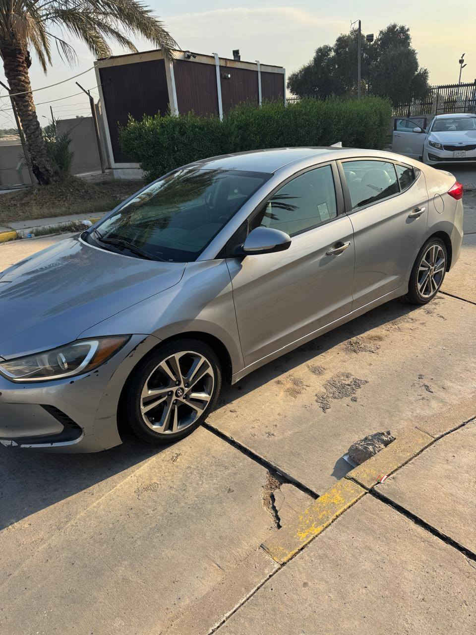 السلام عليكم شباب النترا امريكي 17ماشيه 92ميل مكفوله كفاله عامه مبدل بيهه دعاميه خلفي بس رقم بغددبسمي تحويل مباشر العنوان بغداد الزعفرانيه رقم التلفون ***********
