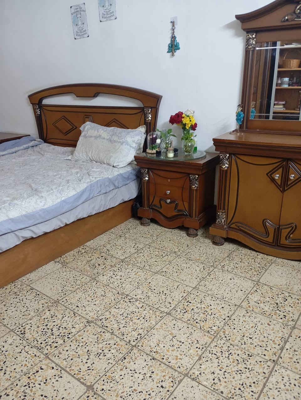 غرفه 6قطع ايطالي نظيفه اي كسرمابيهاسعر 500مكان ابوغريب موبايل ***********
