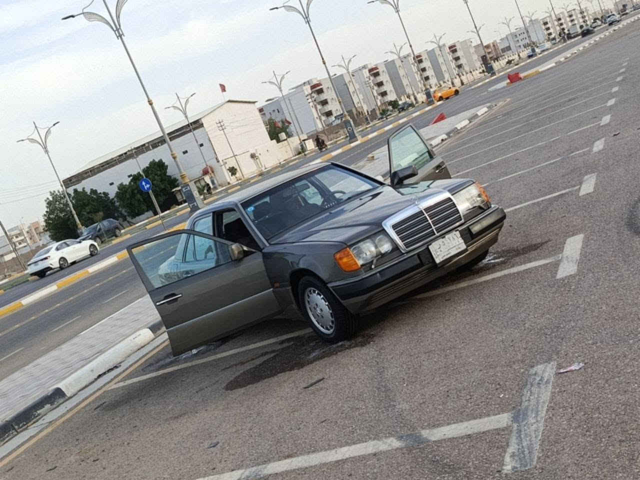 مرسيدس دب 1988 (أصل)
سيارة جديدة
مكينة وكير (بلاديات) قبق اسود 300 (جدد)
حدادية + تخم ويل + باتري (كلها جديد)
تبريد ثلج 🗣
قواعد دبل (جدد، مكفول) + سليمات برانكيت وشاصي (مكفول)
سيارة (ما ملعوب بيها)
جلد
فتحة سلايت (شغال)
كشنات كهربائية
بردة كهربائية
تجوات خلفية (كهربائية)
دبل فيت بم
دبل مروحة
حماوة (بدون تبريد جوه، نص تبريد اصير نص، ومراوح بلاديات يشتغلن ويه الجو)
سيارة خير من الله (اللي ياخذها ما يتعب)
سيارة مال جناي
رقم بغداد (تحويل شوكت ما يعجبك)

مكان السيارة: كربلاء المقدسة
السعر: 🟧 السعر 60وبيها مجااال📮
للتواصل: *********** (اتصال او واتساب)

#مرسيدس_дб #مرسيدس_1988 #كربلاء #كلاسيك #قبق_اسود #كفالة #
