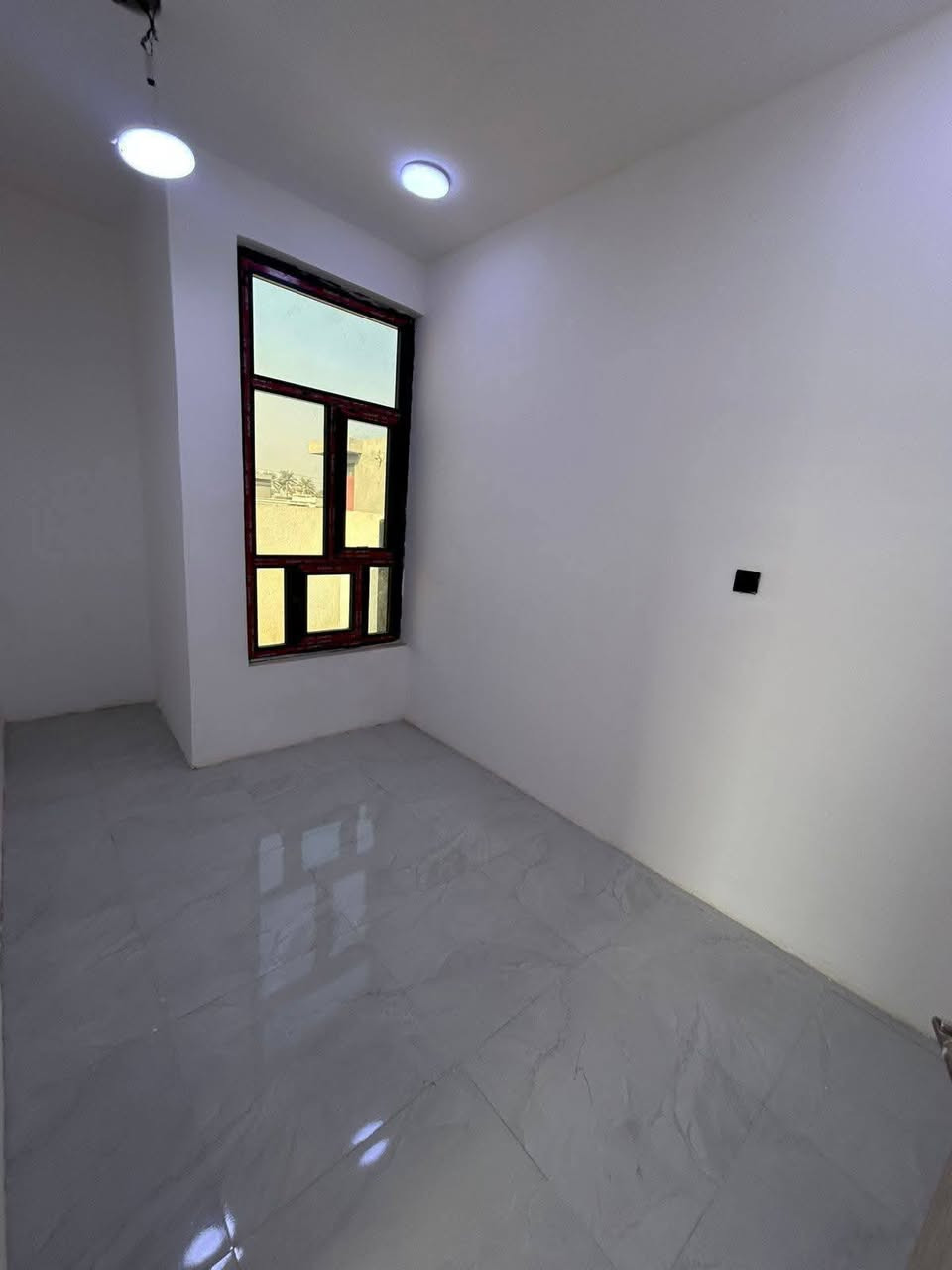 سلام عليكم بيت للبيع مساحه 50متر زراعي سند 25 طابقين وبيتونه يحتوي ع 3غرف نوم وصحيات 2 وصاله ومطبخ العنوان الدوره لبعيثه مجمع السلطان الاول   قريب عن شارع المدارس العنوان دوره البعيثه مجمع السلطان الاول شارع المدارس الاستفسار اتصل ع *********** 
بيع مباشر من صاحب الدار سعر 85مليون
