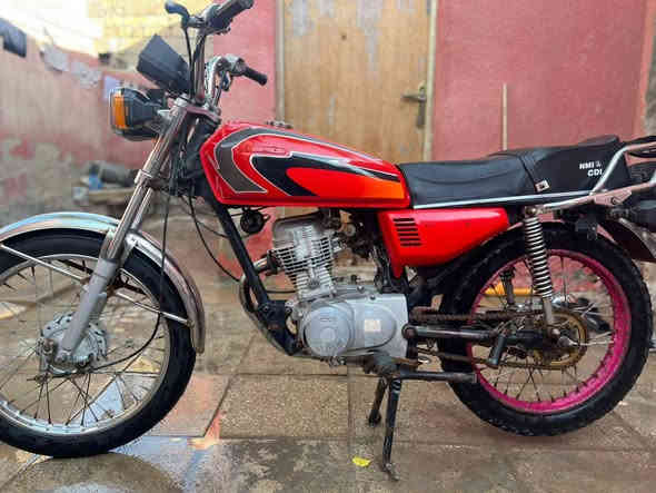 دراجة ايراني راضي موديل14اوراق سعر400بيهة مجال قليل مكلف بلنشر اتصل على رقم ***********
