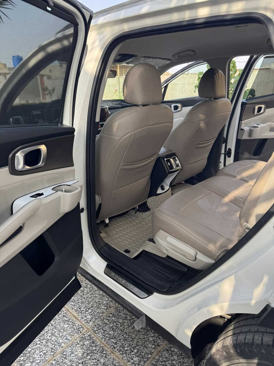 سورنتو للبيع موديل ٢٠٢٤ خليجي  للبيع ، السياره ماشية ٢٠ الف كم مواصفات السياره
محرك ٦ سلندر
قمارة حديد
تشغيل عن بعد
تبريد تحكم خلفي
٧ راكب
اوتو كار بلي
رقم واسط انكليزي
البلد المصنع كوريا السياره مو تجميع

السياره مكفولة وع ايدي السعر المطلوب ٤٥ مليون بيه مجال كلش بسيط
رقم صاحب السيارة 
***********
ابو سيف
