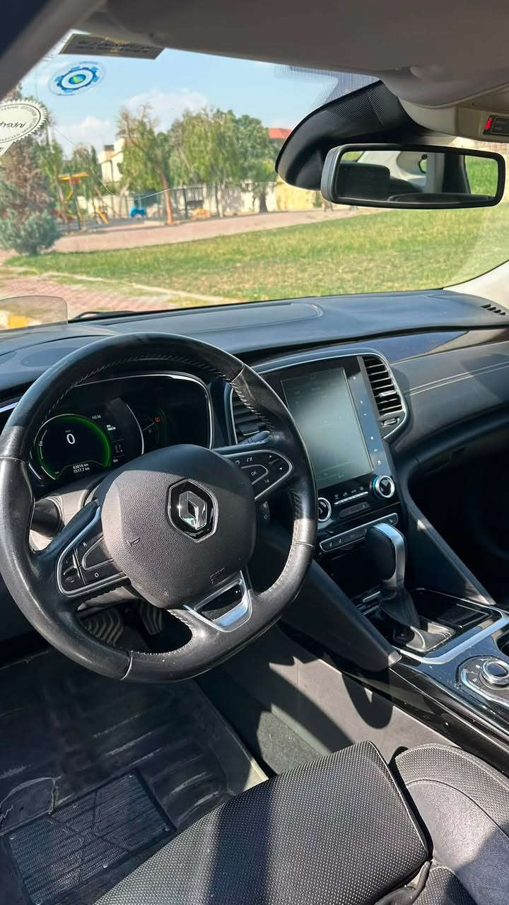 🚗 للبيع رينو تاليسمان 2018 – فل أوبشن
✅ محرك 2.0 تيربو

✅ اللون: رمادي

✅ 63,816 كم

✅ فل أوبشن (مواصفات كاملة)

✅ إطارات جديدة

✅ استخدام نظيف وحالة جيدة
يوجد أثر سابق في البونيت كما موضح بالصور، وتمت معالجته على البارد بدون صبغ، مع بقاء الصبغ الأصلي.
📞 للجادين التواصل على الخاص للمعاينة والاستفسار.


**إذا كنت صاحب هذا الإعلان وتريد حذفه لأي سبب، رجاءا أرسل رسالة إلى الدعم الفني**