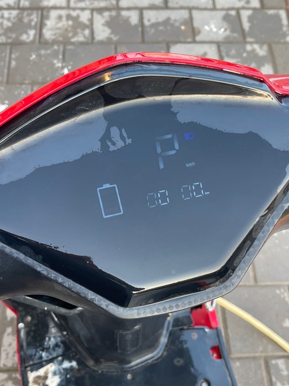 السلام عليكم من رخصه الادمن
شبابنه الطيبه دراجه شحن للبيع نوع سكنس ماتركس دراجه وكاله

المواصفات 📍
بطاريات دبل عدد 6
نضام p بارك🅿️
نضام R بك ( رجوع الى الخلف) 
الملف 1500w
بصمه قفل/فتح + تشغيل عن بعد ⚡️
حساس بريك 🛑
شاشه تاب 💻تعرضلك العطل في الشاشه 
كهربائيات كله شغال⚡️ لايتات عالي ناصي اشاير هورن كله كفاله
الدراجه مابيها اي نقص شغل واطلع 
بريكات شغالات فقط البريك الامامي يرادله زيت ب الف دينار
البريكات دسكات 
دبلات عدد4  ثنين بالامام وثنين بالخلف 
السعر ٥٥٠ الف راسلني او اتصل على 🔚*********** 
دراجه مرتبه ومابيها اي نقص شغل واطلع