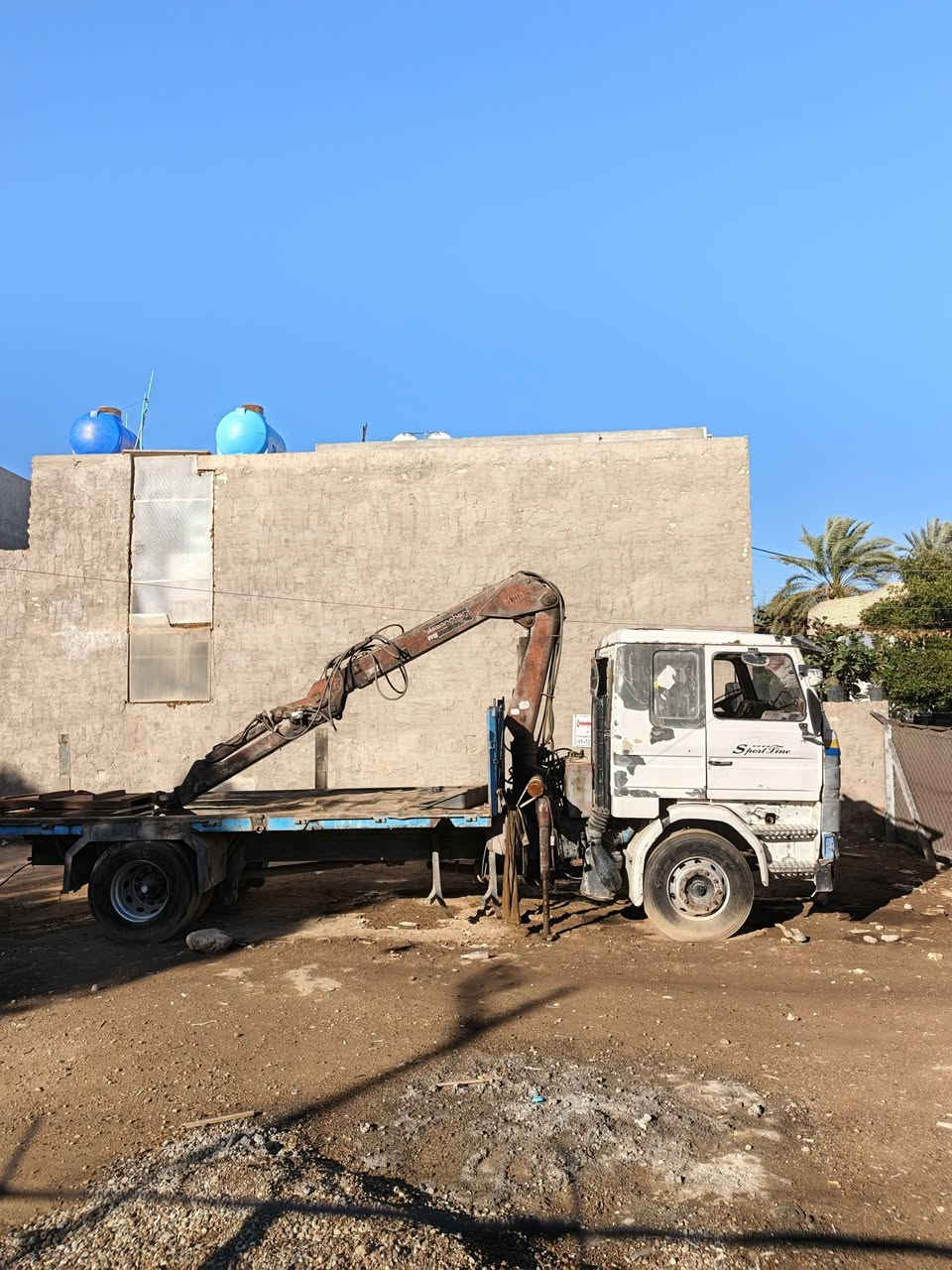 السلام عليكم كرين سكانيه للبيع (شغال) بدون تحويل مكان بغداد قرب جزيرة بغداد السياحيه  اتصال *********** السعر 40$قفل
