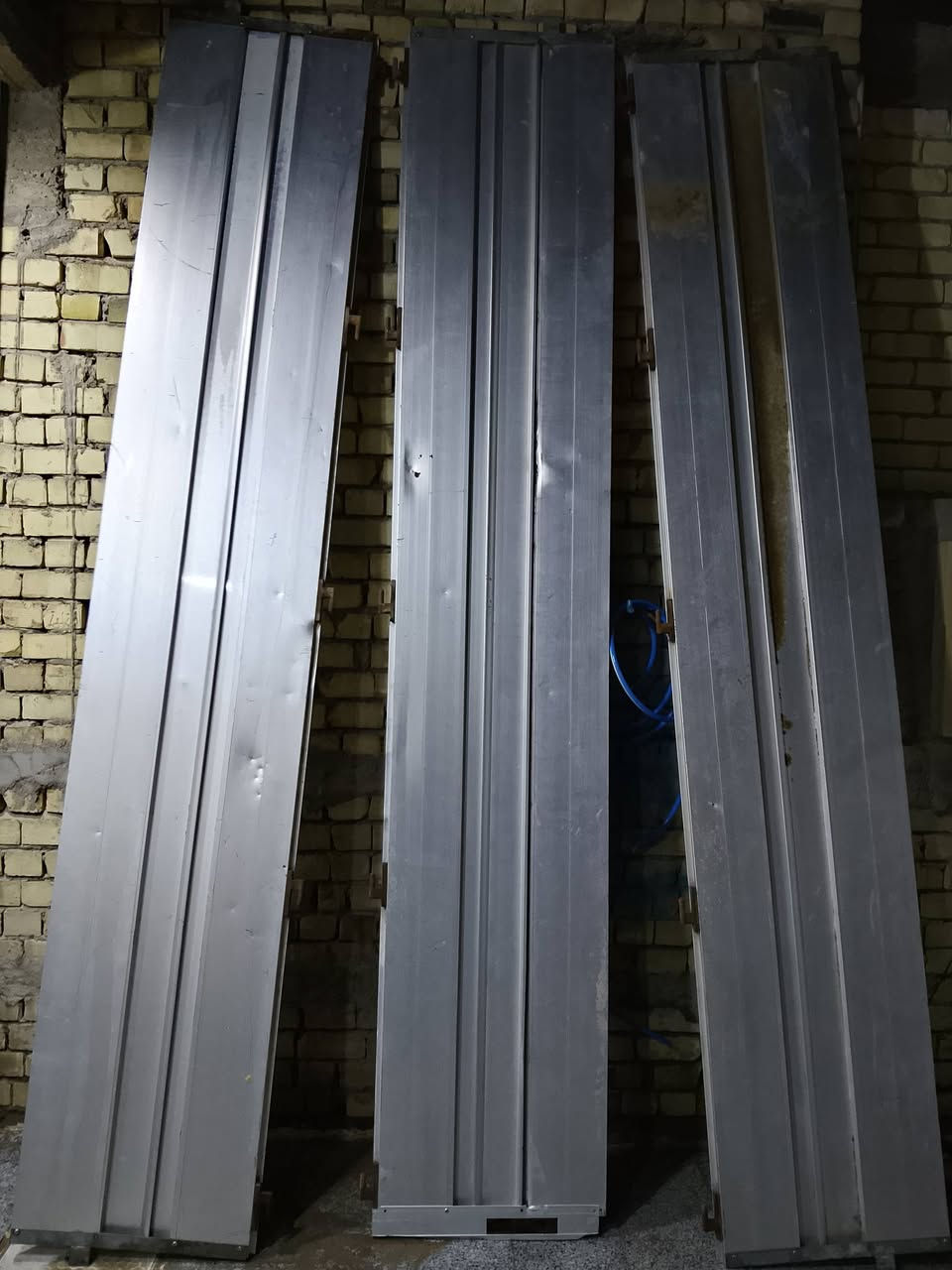 سلام عليكم اللبيع اصفاح فافون طول،340سم وعرض 60سم انضاف السعر 450الف وبيهة مجال الاستفسار ***********العنوان بغداد
