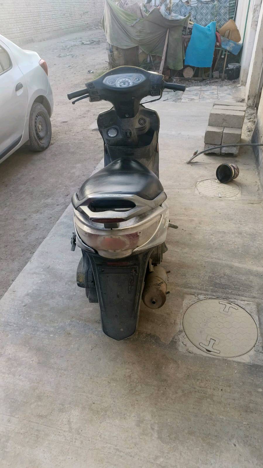 مكينه مجفته قبل يومين 
كهربائيات شغالة 
تاير خلفي وبنزات جديدة 
عوزهة بس ترتيب كفرات 
ب 350 وبيهة مجال 
رقمي ***********