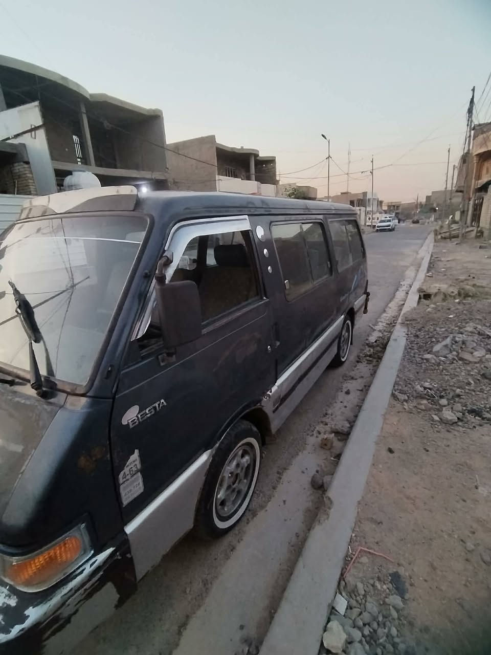 سلام عليكم كيه بسته موديل ٩٥ سنويه ٢٨ تريد تحويل تريد وكاله سياره خير من الله سياره بلاديه تخم تاير كير محرك خير من الله سعر ٤٦ وبيه مجال شراي يتصل وبي خير ودلل ***********///***********
