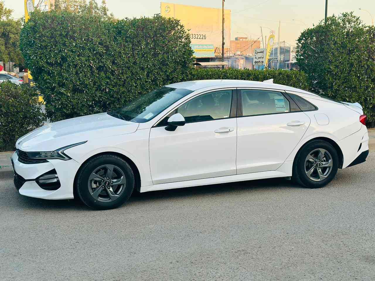 السلام عليكم كيفايف مديل 2021 رقم مثنى باقيله 3 اشهر وتصير حره وكاله عامه بيه رش جاملغ خلفي وباب مكينه وكير شرط فول موصفات سياره جاهزه من كلشي تخم تاير السعر 128 وبيه مجال مكان سياره السماوه المركز رقم موبايل ***********
