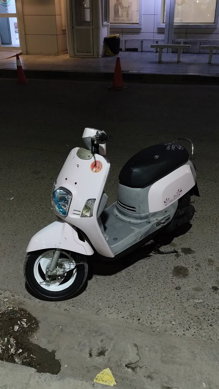 بوليسي نوزل كفاله مديل 2009 للبيع او مراوس حسب القناعه دراجه جديده وكامله من كل التفاصيل خير من الله شلعه معدل نعومه 
رايد مراوس ب شي كفاله حسب القناعه او بيع ب مليون و 150 عنواني حكيميه
***********
***********
