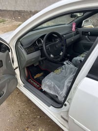 موديل ٢٠١٢ • ماشه ٩٨٠٠٠ • باسمي