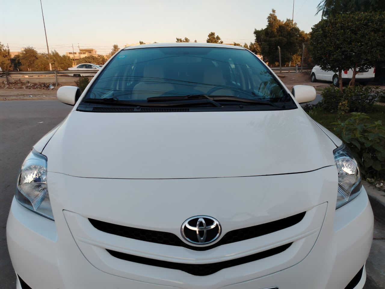 تيوتا يارس 2007 خليجي
السياره جاهزه ومابيها نقص ايشي ادامه كامله 
رقم بغداد الجديد باسمي 
صبغ بيبان عكس السائق وجاملغ بدون دواخل بدون ايرباك 
كير محرك مكفول 
السعر : 87 وبيها مجال بسيط 
للاستفسار: ‭0773 673 5478‬
مكاني بغداد
