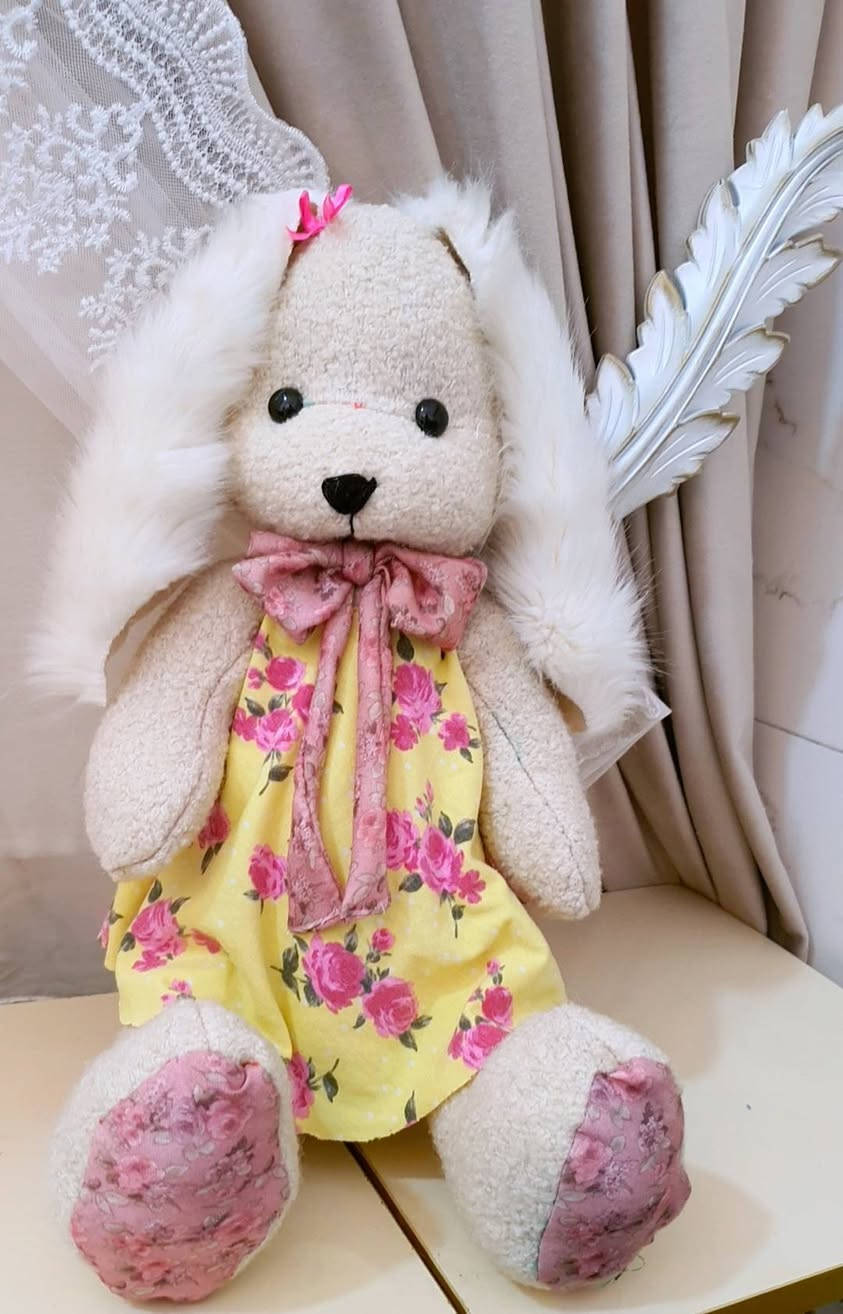 🐰🤍 ليس مجرد أرنبٍ محشو، بل ذكرى تنبض بالمشاعر...

نحوّل ملابس أطفالكم الغالية على قلوبكم إلى دمية مميزة تُحافظ على أجمل الذكريات وتبقى معكم لسنوات طويلة.

كل قطعة تُصنع يدوياً بعناية وحب، لتحمل تفاصيل لا تُقدّر بثمن وذكريات لا يمكن تعويضها.

✨ صناعة يدوية خاصة
✨ مصنوع من ملابس أطفالكم المفضلة
✨ هدية مؤثرة ومليئة بالمشاعر
✨ قطعة تذكارية فريدة لا تتكرر

للطلب والاستفسار:
📱 واتساب: ***********
💌 أو عبر الرسائل الخاصة
