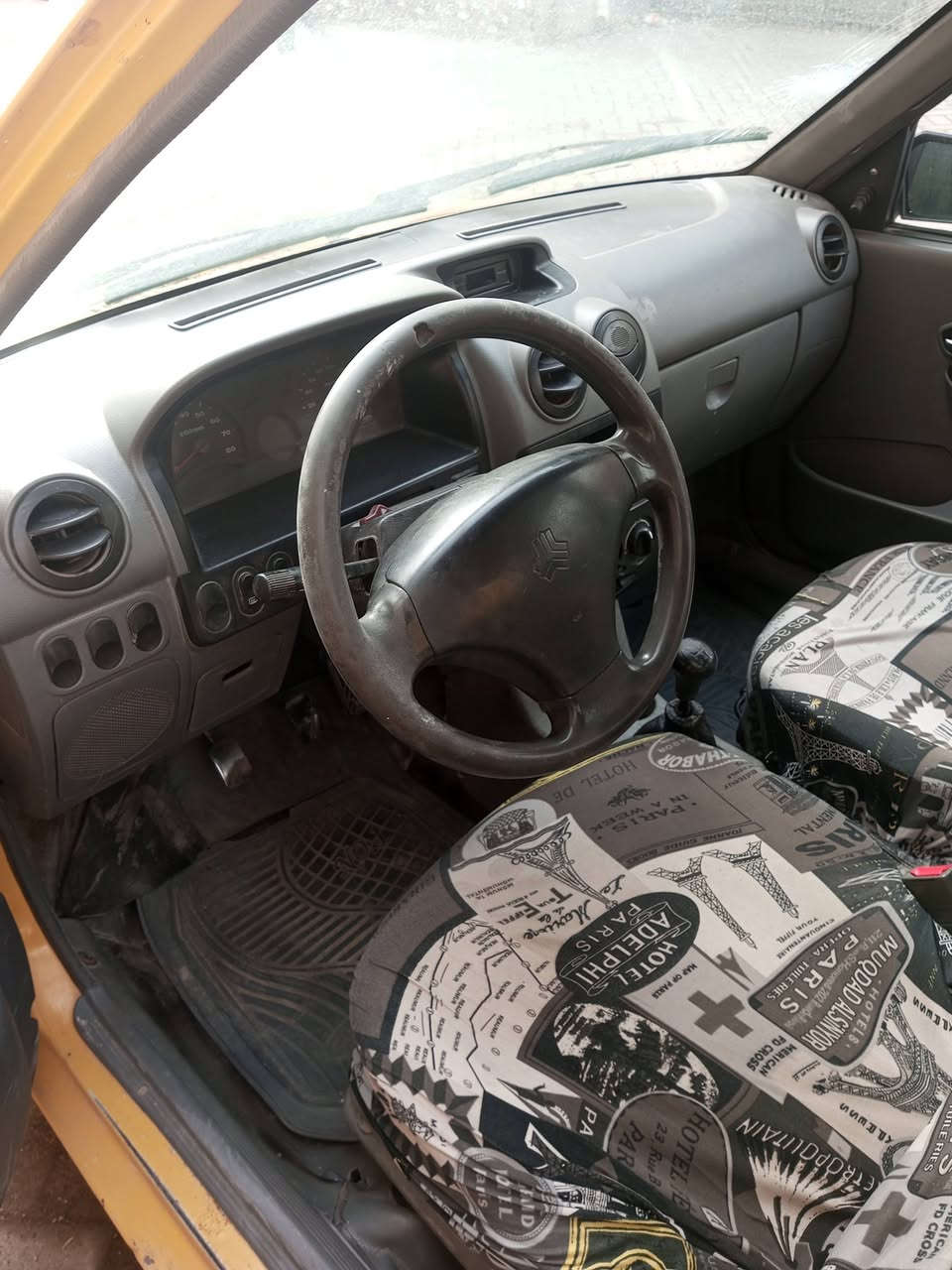 السلام عليكم
سايبا للبيع 2014

گير ومحرك نظيفات 

بيها خياسات من جوه شاصي واحد معمر 

صدر تعبان سنويه باسمي 

سعر 23 وبيها مجال
بغداد مدينة الصدر ***********
