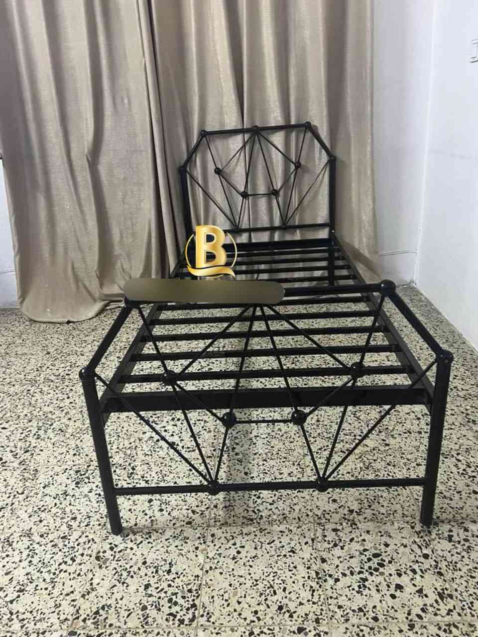 سرير نفر حديد نوعيه الاصلي والثقيله تتحمل وزن ثقيل يوجد توصيل لكل المحافظات 
F110


**إذا كنت صاحب هذا الإعلان وتريد حذفه لأي سبب، رجاءا أرسل رسالة إلى الدعم الفني**