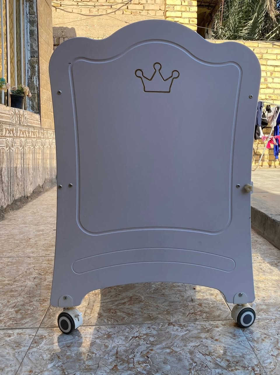 سرير طفل عمر جديث ولادة الى سنه جديد استخدام قليل سعر البيع 60 للتواصل 

‭0771 765 3380‬
