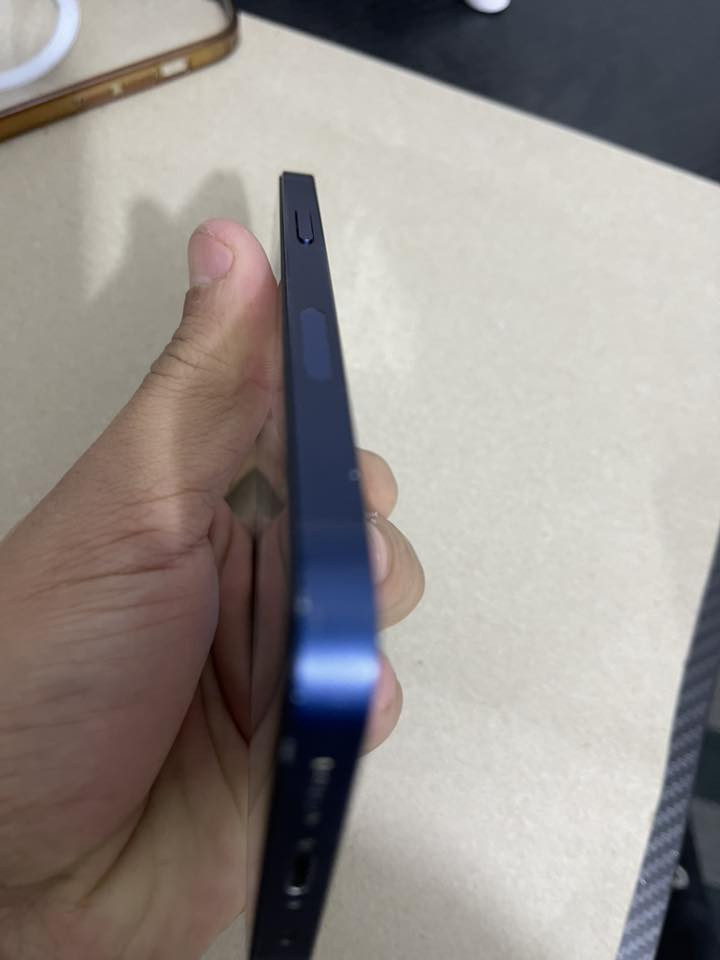 ايفون 12 لون ازرق مميز الجهاز كل مكفول فقط مستبدل شاشه اصليه باقي الجهاز كامل بطاريه 84 ذاكره 128 سعر جهاز 240 وبي مجال بسيط العنوان بغداد المنصور رقم تلفون *********** وبي واتساب
