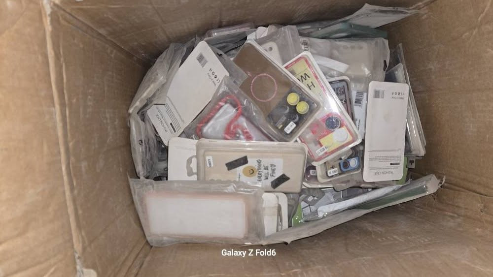 حط سعرك وبالعافية 
كفرات جميع موديلات هواتف حديث عددهن 350 كلهن مجلدات بلايلون .اكو توصيل لجميع  محافظات *********** ناصرية, ذي قار
