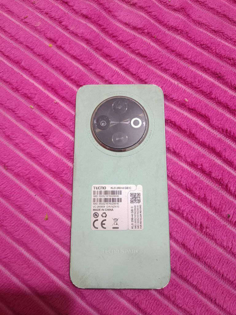 ﷽
تكنو سبارك 30 سي للبيع 
ذاكره 256
بطاريه 5الاف شحن تايب سي  بصمه جانبيه
كامرات فول  وصوت استيرو
جهاز مكفول من اي  عطل  
السعر 100  الف  وبيه مجال  للشراي 
المكان ناصريه تضحيه


**إذا كنت صاحب هذا الإعلان وتريد حذفه لأي سبب، رجاءا أرسل رسالة إلى الدعم الفني**