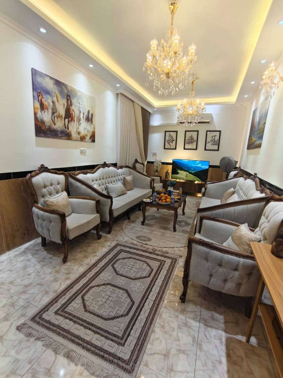 🏡 دار سكن للبيع – موقع مميز في الحلة
📍 الموقع: الحلة – حي الكرامة، خلف التكية  على الشارع (سنتر) مع محلات عدد 2
📐 المساحة: 170 متر مربع
🔹 التفاصيل:
عدد الغرف: 4 غرف
استقبال واسع
مطبخ
مجمعات صحية
محلات عدد 2 على الشارع (فرصة استثمارية)
✨ المميزات:
بناء حديث
مواصفات عالية جداً
موقع حيوي ومناسب للسكن أو الاستثمار
📞 للاستفسار: مراجعة مكتب الملاك للعقار
📍 العنوان: الحلة – حي الصحة، قرب جسر بتة
او الاتصال على:.
*********** ☎️
*********** ☎️
*********** ☎️
*********** ☎️ حلة, بابل
