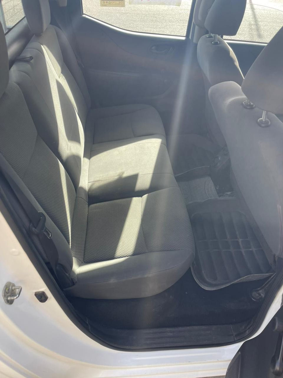 نيسان نيفانره مديل ٢٢ السياره موجوده بكربلاء ***********
