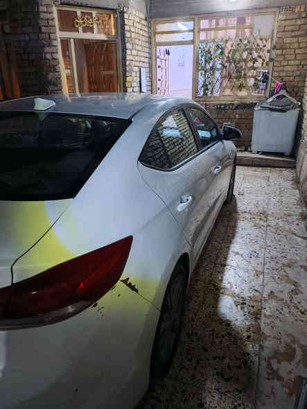 للبيع سياره النترا 2018 وارد امريكي السياره نص فول حادث باب مبدل بس  وبيه بارد  مثل ما واضح بال صوره فقط ماكو اي حادث بعد. *********** غير متواجد بالفيس المكان بغداد مدينة الصدر
