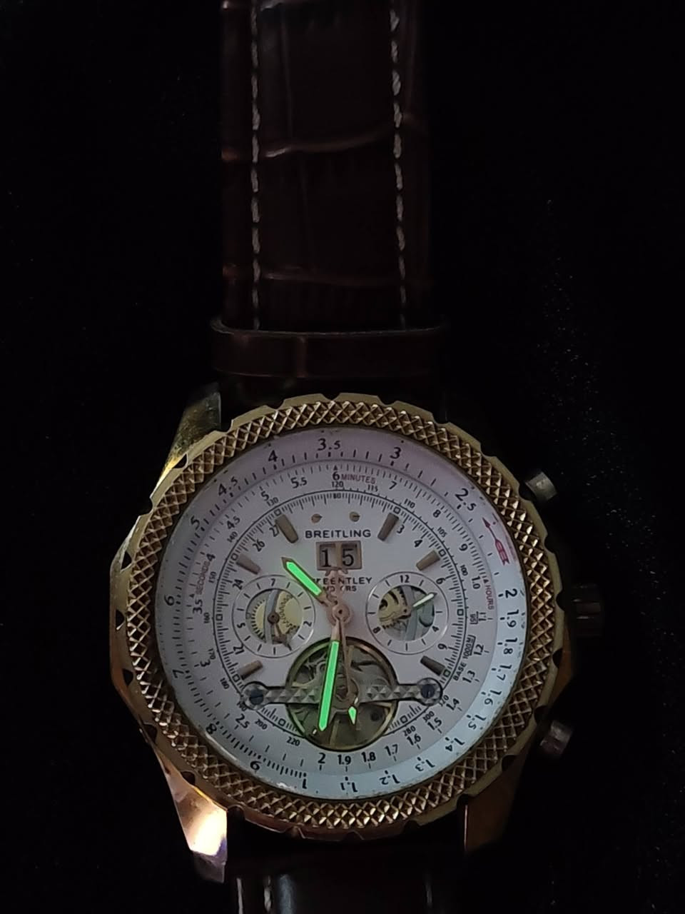 ساعة BREITLING
سلام عليكم ساعة تحفه ونضيفه حيل كامله مكمله مبيهة شي ميشتغل كلهة شغاله سناتر كلهة ومكينتهة تخبل وميل لامينوس ساعة بالحقيقه احلى بهواي لكن الصور ضالمتهة قيم بما يرضي الله مكان بغداد بلديات 

رقم *********** بيه واتس

