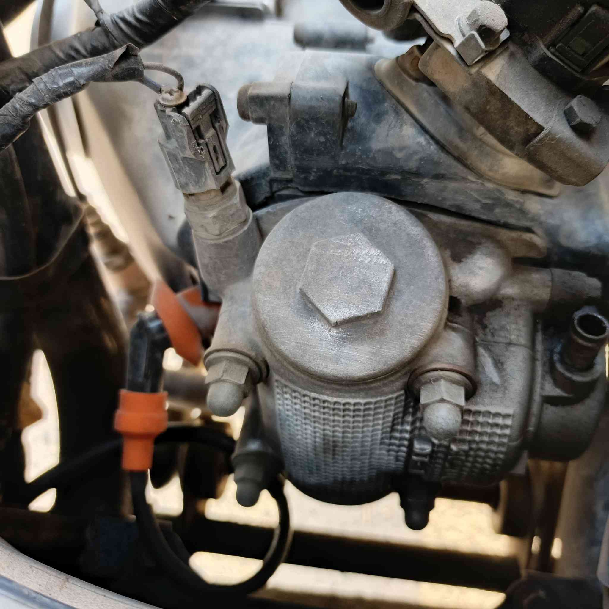 دراجه ماكس بوليسي نوزل شخطتين كفاله عامه بس مشكله بسيطه تبديل اجويتر فقط سعرها 700 تواصل عل رقم ***********
