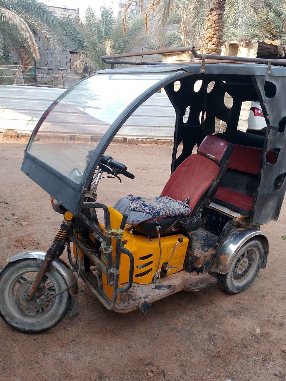 السلام عليكم تكتك للبيع المكان بصره ابو الخصيب الرقم ***********
