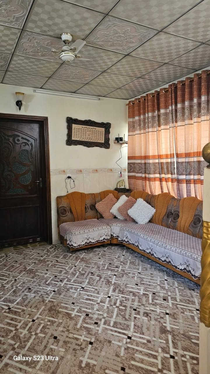 🏡🪂بيت للبيع بسعر مناسب 🏡🏡
🔺️ منطقة مشيرفة الثانية
🏡 قرب  بانزيخانه لؤلؤة الموصل و بالقرب من مدرسة زيد بن الخطاب 
💰للسعر 💸علق بتم ويوصلك السعر برسالة على الخاص 📩 
✅️ طابو سكني 
📍يبعد عن شارع ٦٠ خمسين متر   
📐مساحه ١٢٠متر جبهة ٨ وربع العمق ١٤ ونص 
📏طابق واحد غرفتين وهول واستقبال ومطبخ
 ومناور مخزن بلسطح سيراميك وكاشي مرمر
هاتف 
☎️ ***********
 ☎️ ***********
