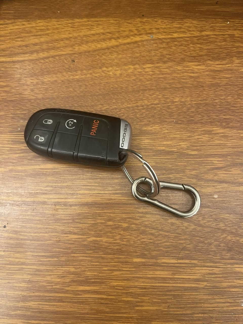 سلام عليكم عندي بصمه جيب اصليه للبيع قيم واخذ ***********
