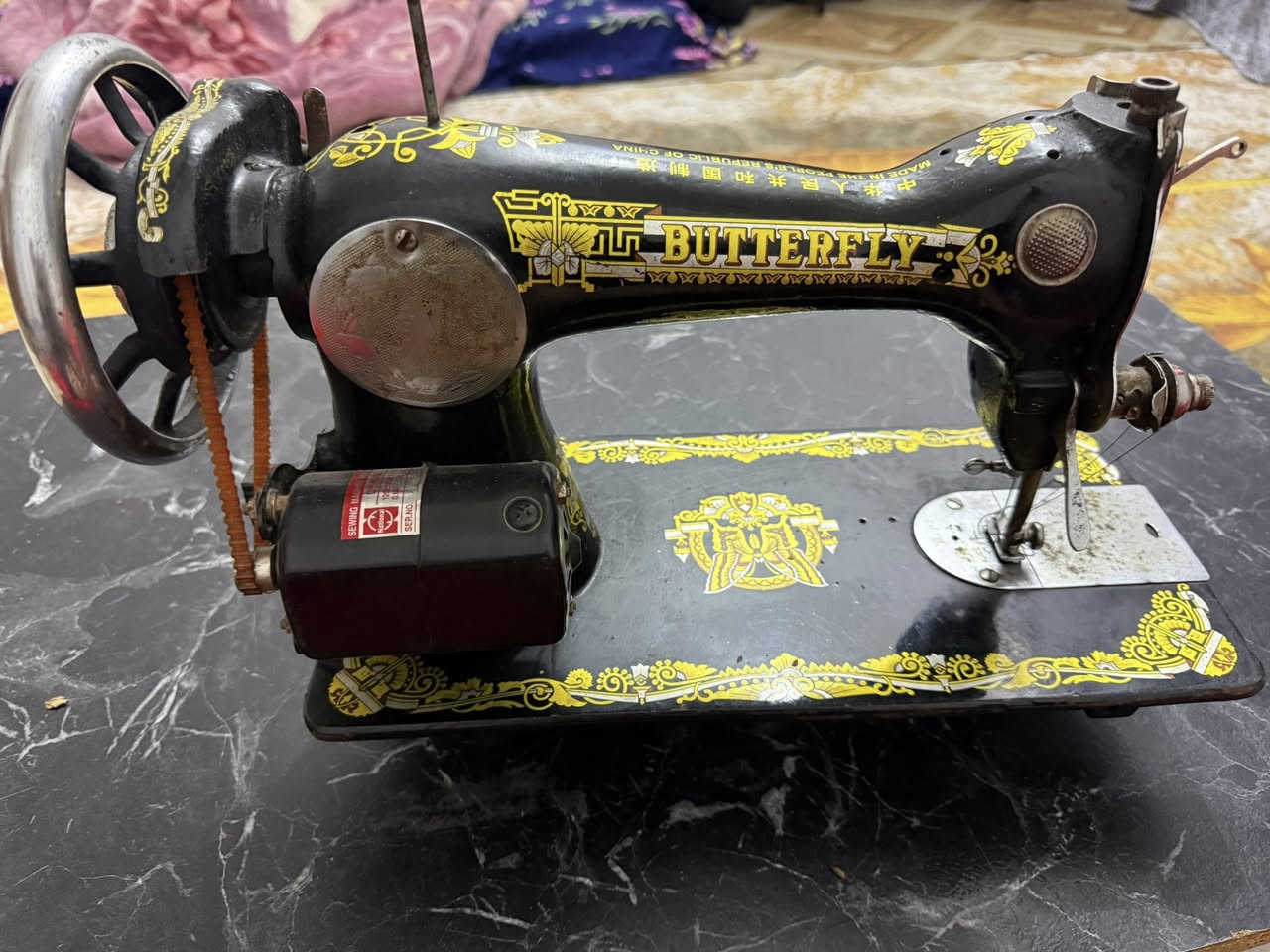 للبيع مكينه خياطه خياطها يخبل خير من الله سعرها 60 وبيها مجال قليل مكاني بصره تنومه الشراي يتصل ***********
