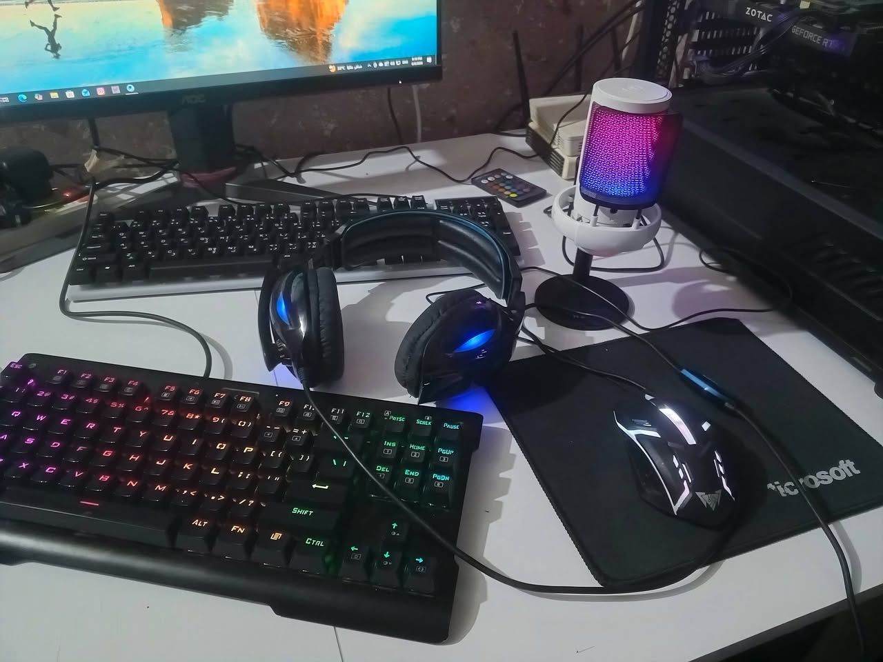 المواصفات 
المعالج R5 3600
الكرت RTX2060 6g من زوتاك
رام 8 DDR4
المذر بورد B450
التخزين hhd 600 gb
المبرد من ABKONCORE CT406W
مع شاشه حجم 24 144فريم 
و مايك كيمنك Maono DGM20
و ماوس و كيبورد ميكانيكي من ريد دراكون 
السعر 900 
عنواني بغداد


**إذا كنت صاحب هذا الإعلان وتريد حذفه لأي سبب، رجاءا أرسل رسالة إلى الدعم الفني**