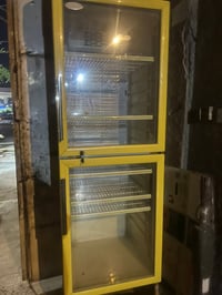 عارضة براد  بابين  جديدة ونظيفة وكاملة من كلشي  ماطور جديد اوتامتيك  ا...
