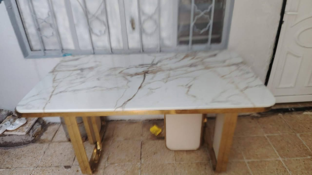 ميز بلول هوا وا ٦ كراسي سعر ١٢٥ وبي مجال شي قليل ***********
*********** مكلف بل نشر انتصل عل ارقام
