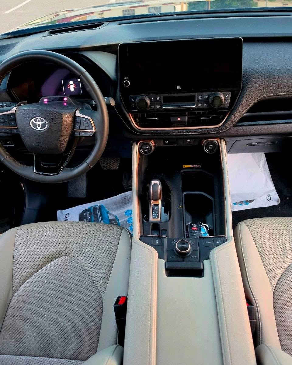 السلام عليكم 
للبيع كراند هايلندر بلاتينوم ماكس أعلى فئة بالكراند هايلندر
محرك 2400 تيربو هايبرد
موديل 2024
ماشيه 20 الف 
بيها تبديل راس الشاصي الايمن 
وجاملغ امامي وباب خلفي بلادي نفس اللون 
وبيها شوية بارد بالبانيد وباب الصدر بدون صبغ 
للبيع او مراوس حسب القناعة 
للاستفسار الاتصال على الرقم 
‭***********
