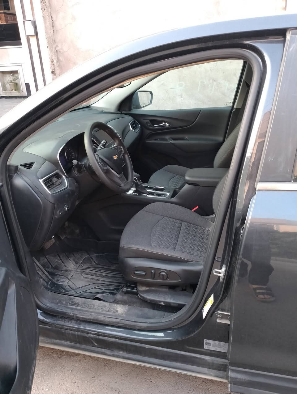 شوفرليت ايكوينكس موديل 23 للبيع او المراوس فئة lt
ترقيم وهزة جديد بغداد باسمي واني مستوردها من امريكا
حادث بنيد وجاملغ فقط 
السيارة جاهزة وترايك وين ما تريد
ماشية 20 الف ممشى أمريكا 
المواصفات :
بصمة تشغيل وابواب 
رادارات امامية وجانبية
حساسات خلفية 
كشن كهربائي
هند بريك بصمة
كاميرا وشاشة
وبيها بعد مواصفات ما اعرفها
المكان بغداد الكرخ 
*********** والخاص مفتوح
