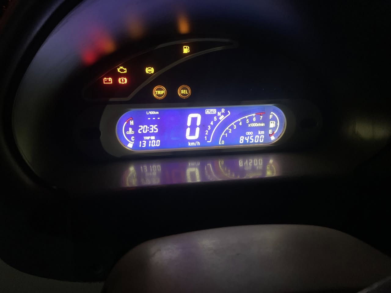 شيريQQ موديل2010
مكانهه بغداد محمودية السيارة بيها نواقص استهلاكية دسكات بنزات   گشرهه بي بعض الرصعات  كهربائياتهه زينه   سعر25 ورقه بيهه مجال 

اتصال. ‭٠٧٨٣ ١٧٨ ٥٠١٢‬
واتساب هم شغال
