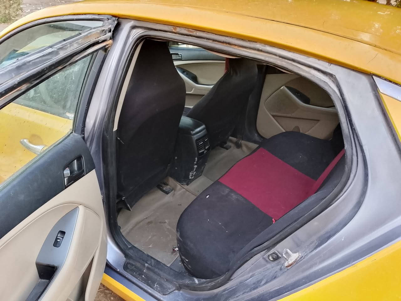 السلام عليكم وتيمه 13 مراوس فقط عند السياره تراوس خابرني على الخط مكان الرميثه***********
